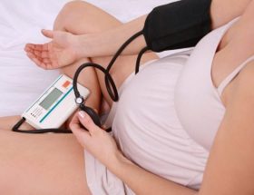 Гіпертонія при вагітності: причини патології, лікування препаратами та народними засобами, наслідки для дитини