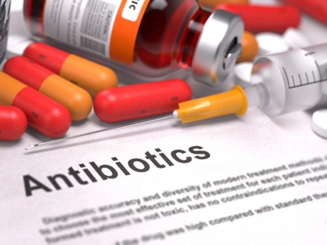 Діарея після антибіотиків у дорослих: як лікувати і небезпечно це?