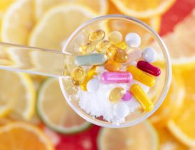Сумісність ліків з продуктами харчування: які таблетки і препарати не сумісні з їжею