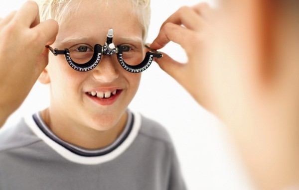 Далекозорість у дітей і вікова далекозорість: лікування, корекція зору