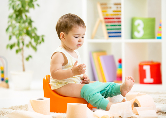 Психологічний запор у дитини 2, 3, 4 років: як допомогти малюкові?