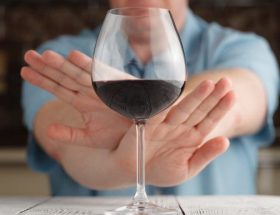 Цефтриаксон і алкоголь: чому не варто вживати спиртне після лікування