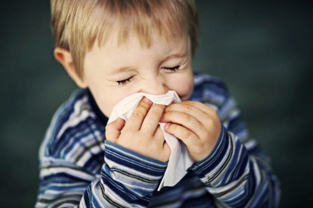 У дитини закладений ніс, але немає нежиті: що робити в домашніх умовах, ніж лікувати - рекомендації доктора Комаровського