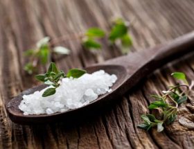 Морська харчова сіль: склад, користь і шкода для організму, сфери застосування