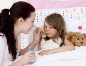 Застуда у дітей, дорослих і вагітних жінок: як проявляється і що можна приймати при перших симптомах?
