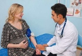 Алергічний кашель: лікування медикаментами і народними засобами при вагітності
