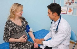 Алергічний кашель: лікування медикаментами і народними засобами при вагітності