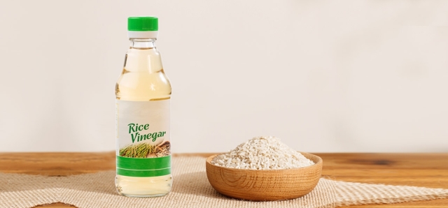 Корисні і шкідливі властивості рисового оцту, його різновиди, самий просто рецепт омлет з рисовим оцтом