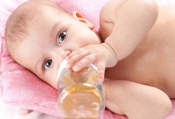 Кропова вода для новонародженого і годуючої мами: застосування та інструкція по приготуванню