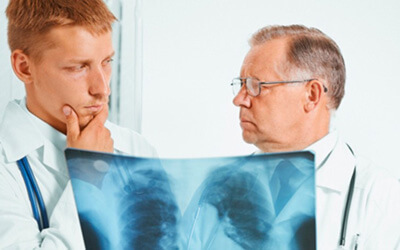 Пневмонія: симптоми, ознаки запалення легенів у дорослих, сучасні методи лікування