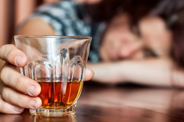 Теофедрин і алкоголь - чи можна вживати одночасно, наслідки, взаємодія