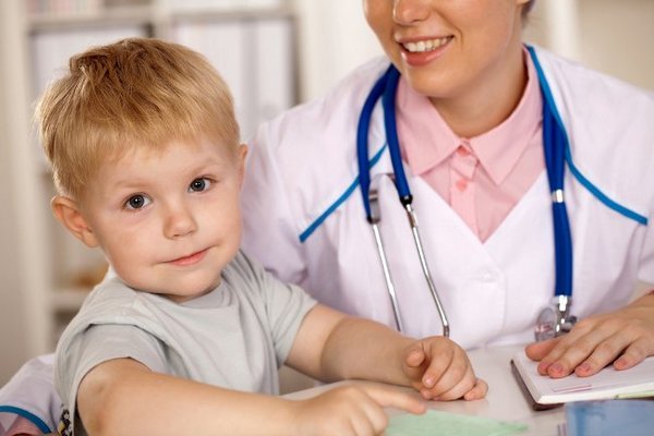 Ангіна без температури у дітей і дорослих: симптоми і лікування