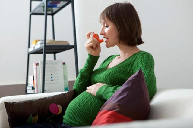 Астма при вагітності: лікування та вплив на плід