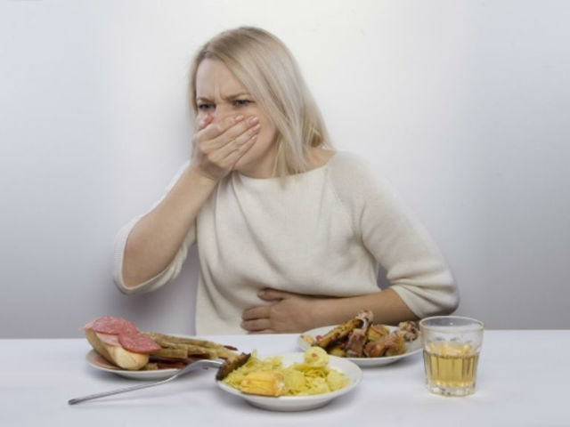 Кашель після їжі: причини, симптоми і діагностика, як і чим краще лікувати