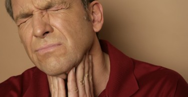 Болить горло при вітрянці: як і чим лікувати у дорослих і дітей