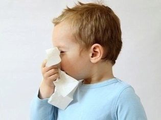 Народні засоби від нежитю і закладеності носа у дорослих і дітей
