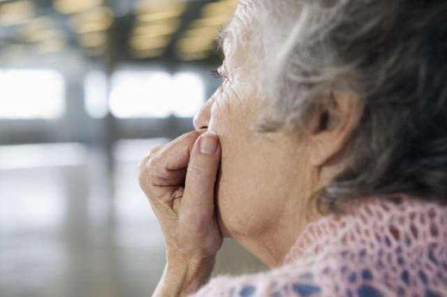 Нетримання сечі у людей похилого віку: причини, як вилікувати