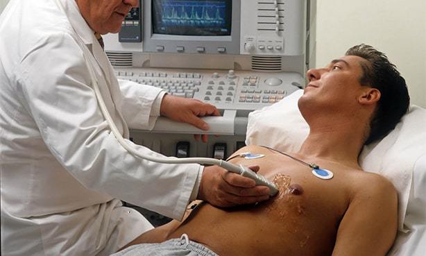 Причини болю в грудній клітці: чому болить у грудях?
