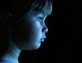 Лунатизм у дітей: причини, лікування, що робити батькам при сомнамбулізму