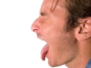Гіркота в роті: причини гіркого присмаку, лікування, що робити, народні засоби