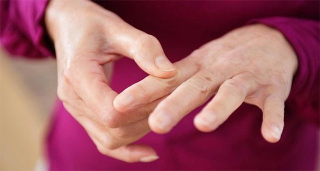 Болять пальці рук: що робити: причини і лікування болю в суглобах пальців рук