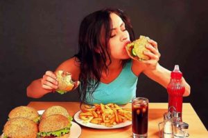 Їжа замість любові: навіщо (ще) ми їмо