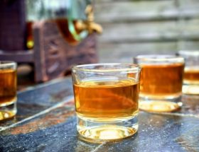 Німесил і алкоголь: сумісність, через скільки можна пити, наслідки одночасного вживання