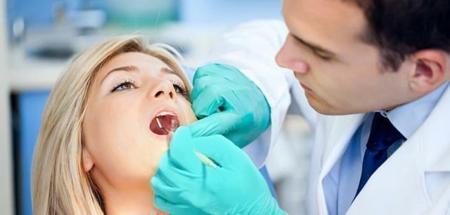 Набряк ясна біля зуба: як зняти, лікування, ніж полоскати в домашніх умовах