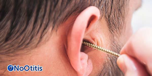 Кровотеча з вуха: причини у дорослих, що робити, якщо з вуха йде кров
