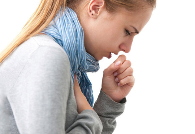 Металевий присмак при кашлі в роті: причини, діагностика та способи лікування