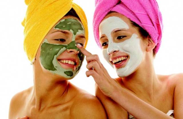 Домашні маски для комбінованої шкіри обличчя: очищаючі, зволожуючі, живильні маски