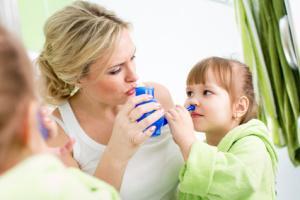 Зелені соплі у дитини: чим лікувати, як швидко позбутися