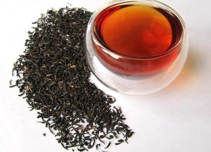 Корисні властивості чорного чаю, шкода, протипоказання до застосування, склад і використання в косметології.