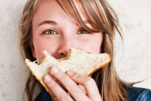 Харчова поведінка: 5 типів дівчат, які ніколи не повніють