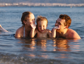 Коли дитині можна на море: користь морської води і повітря, особливо відпустки з малюками і більш дорослими дітьми