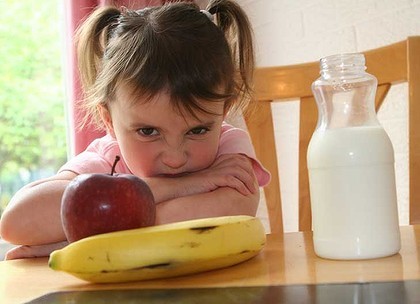 Чому однорічна дитина погано їсть і як лікувати дитячу анорексію