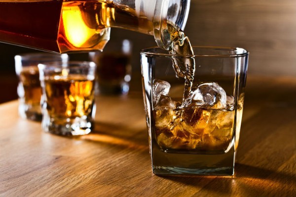 Флуконазол і алкоголь: сумісність, через скільки можна приймати, наслідки