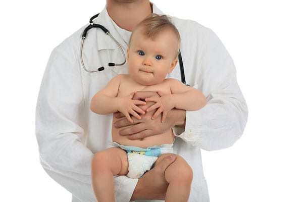 Вроджена пневмонія у новонароджених: причини і наслідки, лікування