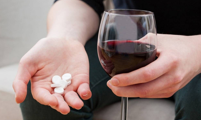 Грандаксин і алкоголь: сумісність, через скільки можна пити, наслідки