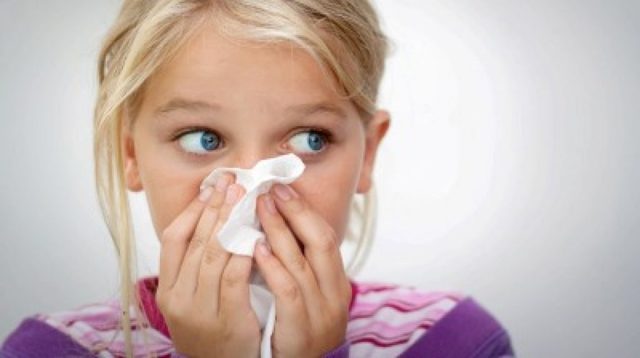 У дитини закладений ніс, але немає нежиті: що робити в домашніх умовах, ніж лікувати