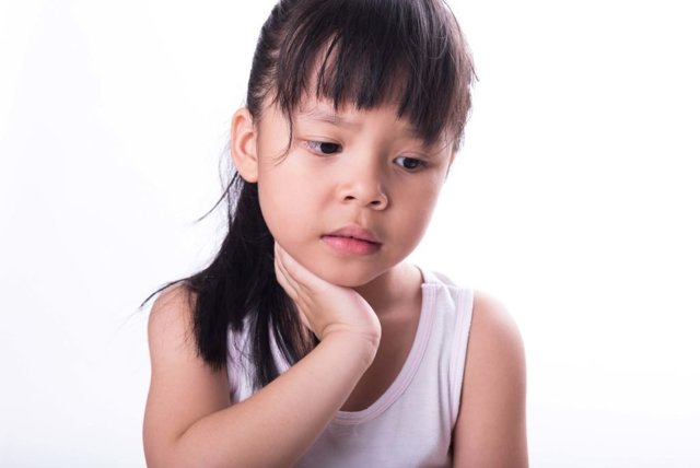 Збільшено підщелепні лімфовузли у дитини: причини і лікування