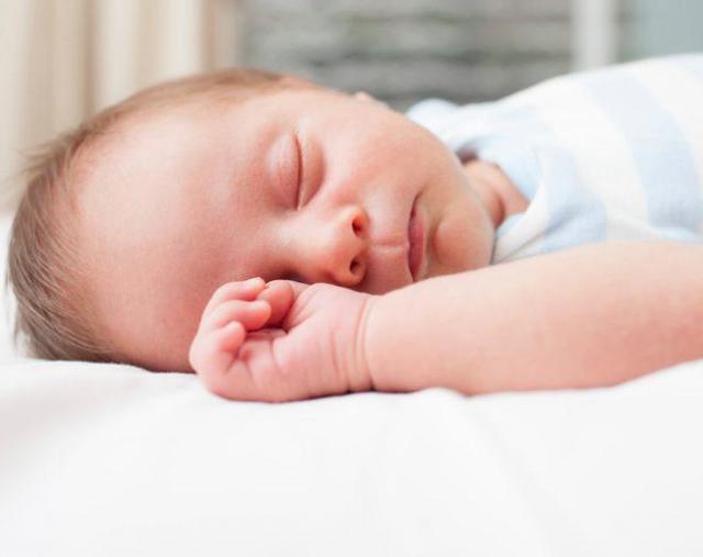 Сон новонародженої дитини: режим сну і неспання, чому дитина не спить