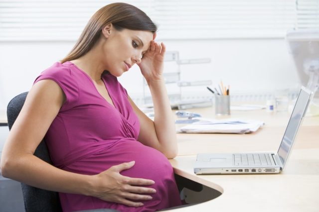 Болить голова у вагітної: що робити, які таблетки приймати від головного болю при вагітності
