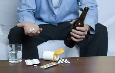 Алкоголь і Аспірин: сумісність, наслідки, Аспірин при алкогольному отруєнні