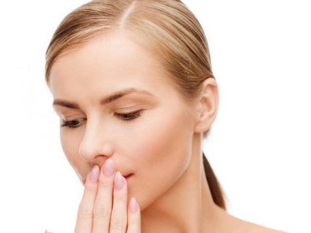 Що робити, якщо мучить неприємний запах з рота?