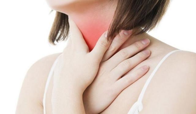 Чи може від шлунка боліти горло і чим це лікувати?