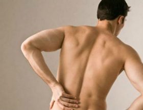 Біль у правому підребер'ї ззаду при пієлонефриті: діагностика та методи полегшення неприємного відчуття