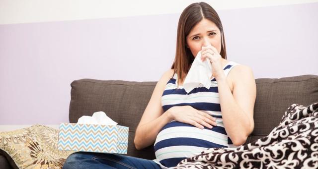 Інгаляції при вагітності небулайзером від нежиті і болю в горлі: чи можна робити