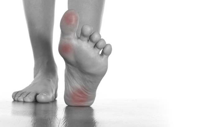 Болить суглоб великого пальця на нозі: можливі причини, консервативні і хірургічні методи лікування