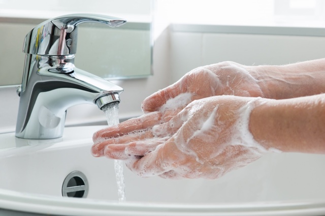Роздратування на шкірі рук: від миючих засобів, холоду, на пальцях